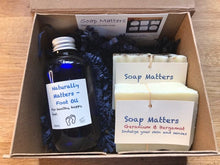 Load image into Gallery viewer, Soap Matters Today Gift box Christmas gift box with 50ml blended oil and two soaps